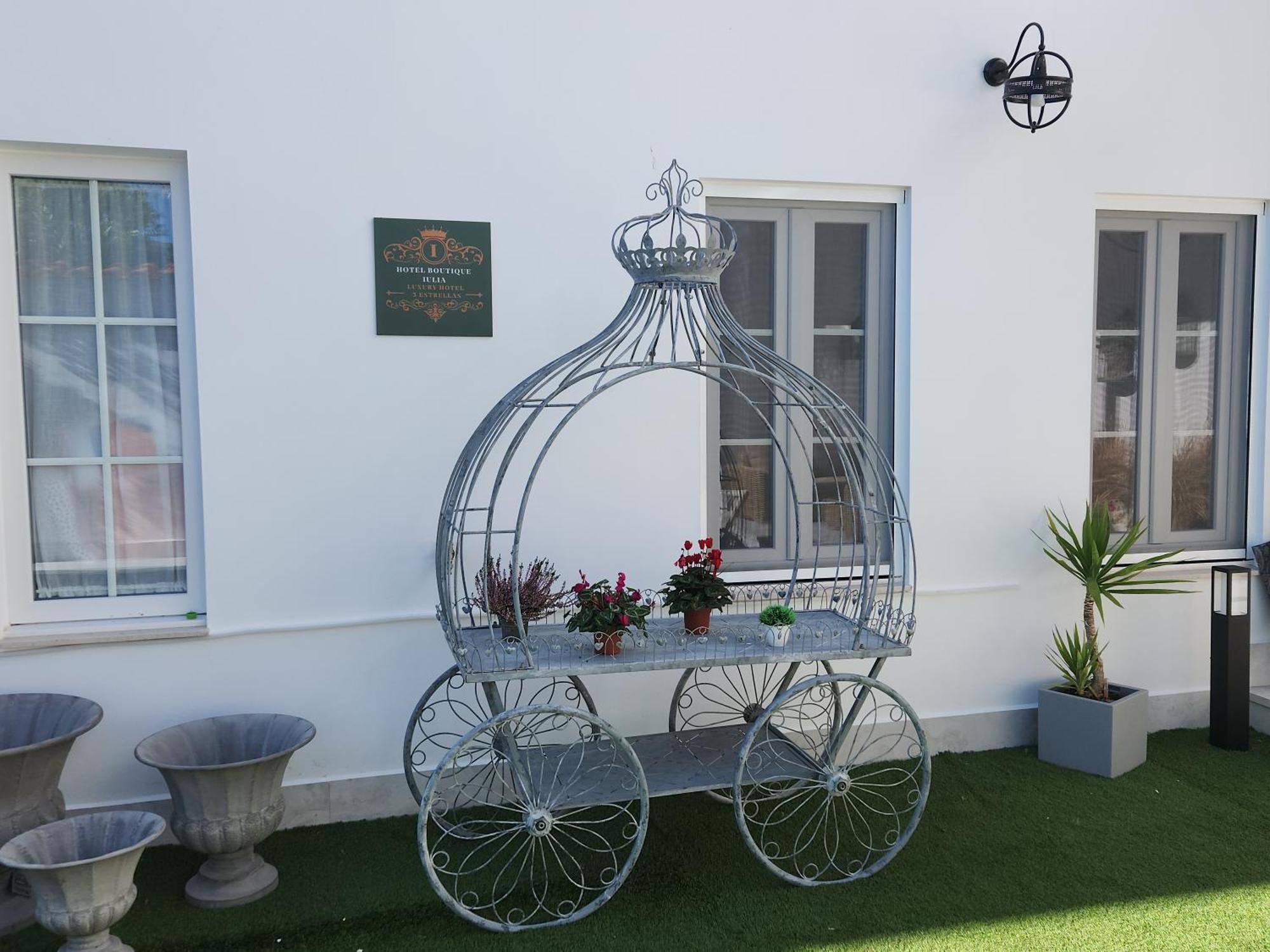 Hotel Boutique Iulia 5 Estrellas Medina de las Torres Εξωτερικό φωτογραφία