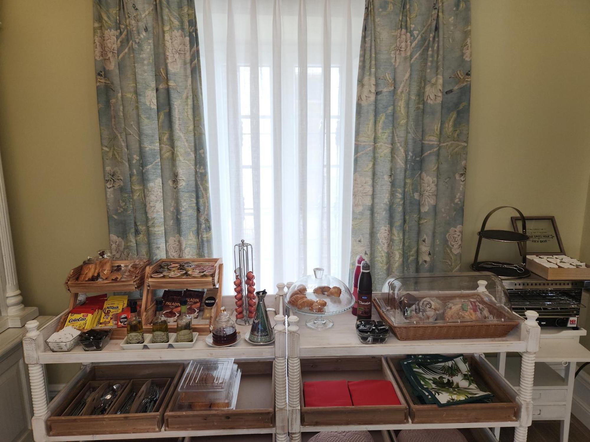 Hotel Boutique Iulia 5 Estrellas Medina de las Torres Εξωτερικό φωτογραφία